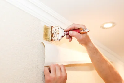 Pose de papier peint à Kernascléden — revêtements muraux et toiles de verre